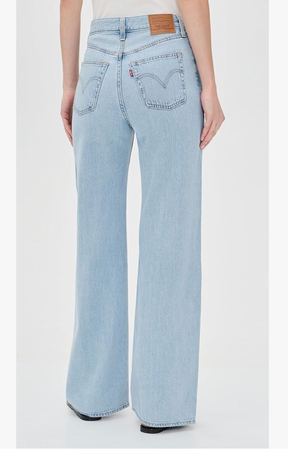 LEVI’S SHAPING WIDE LEG 318