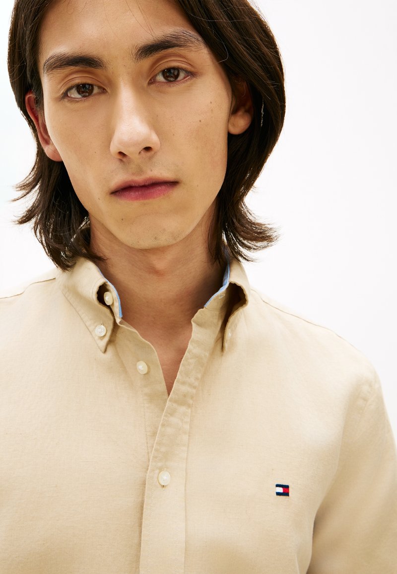 TOMMY HILFIGER VESTIR MANGA CORTA HOMBRE