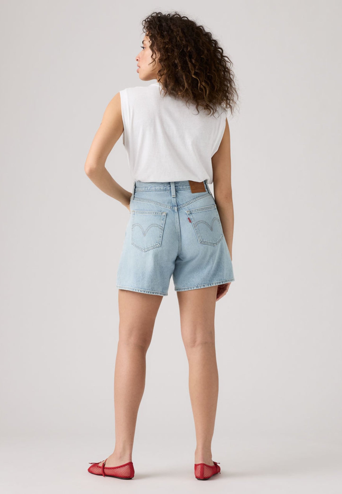 LEVIS SHOR MUJER