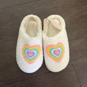 PANTUFLAS NICOLE  HILLER