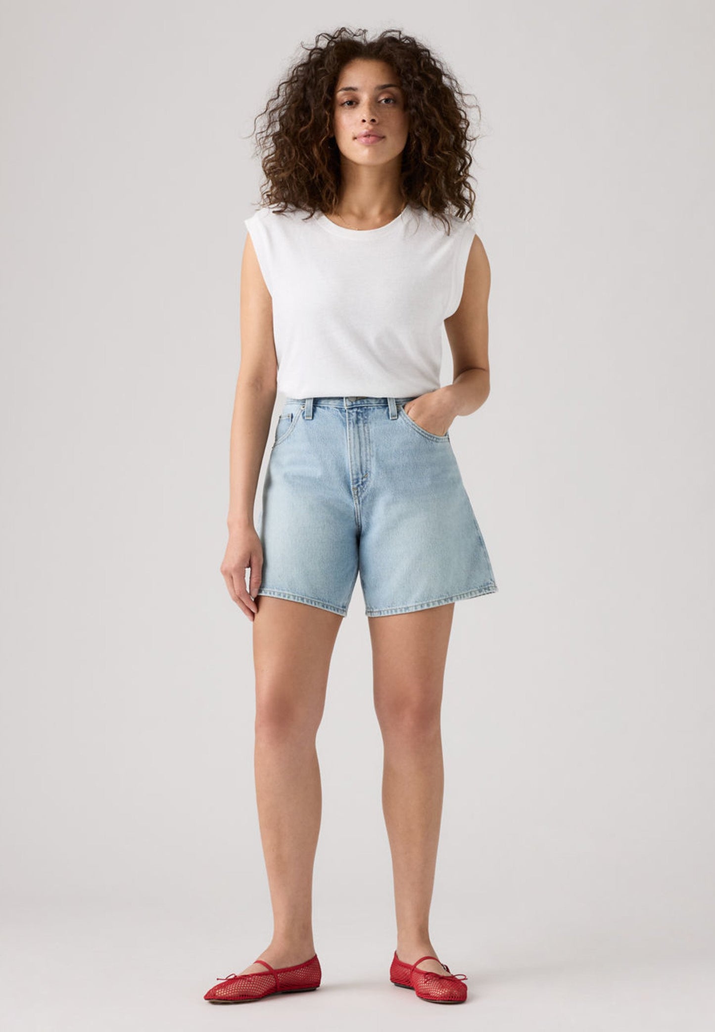 LEVIS SHOR MUJER