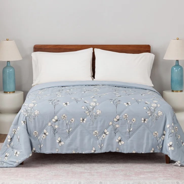 DOWN ALTERNATIVE FILLED BLANKET